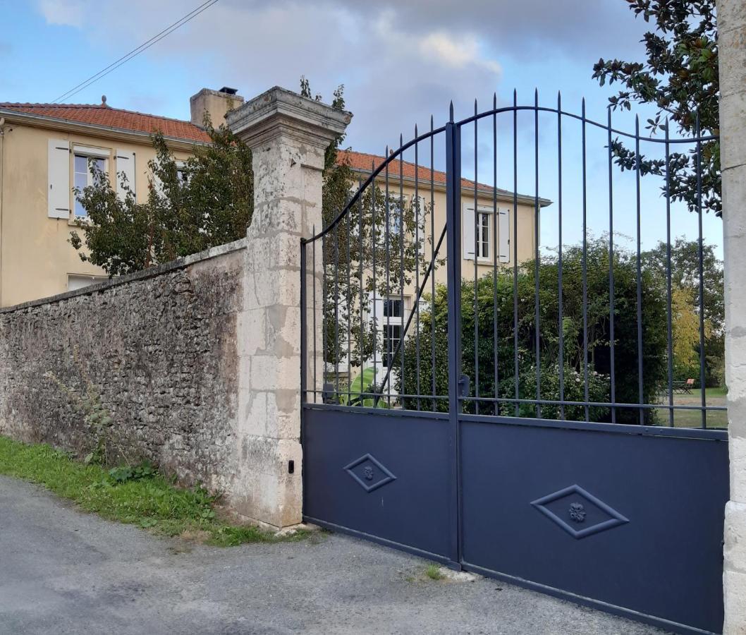 La Cle Du Puy Bed & Breakfast Cabariot Exterior photo